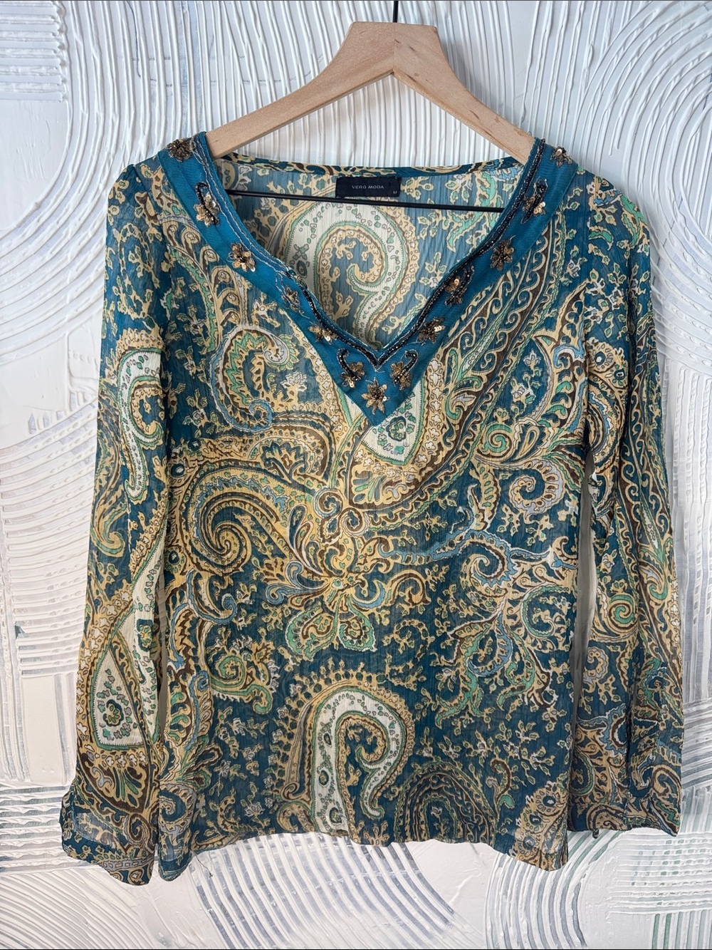Vero Moda Teal Paisley V-Neck Long Sleeve Top with Gold Accents N0367